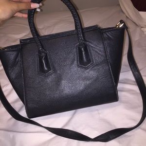 black medium sized purse